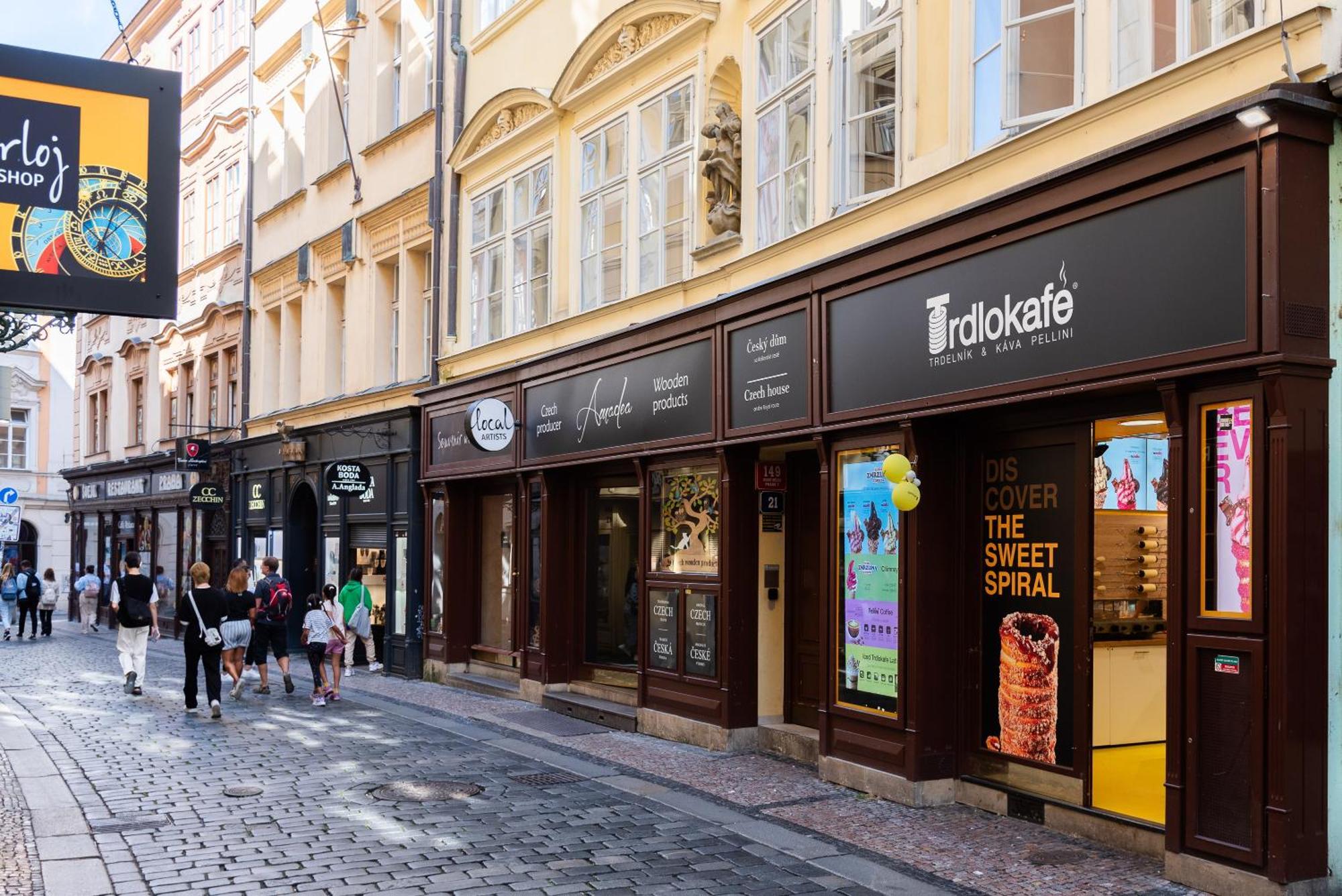 7 Tales Apartments By Adrez Prague