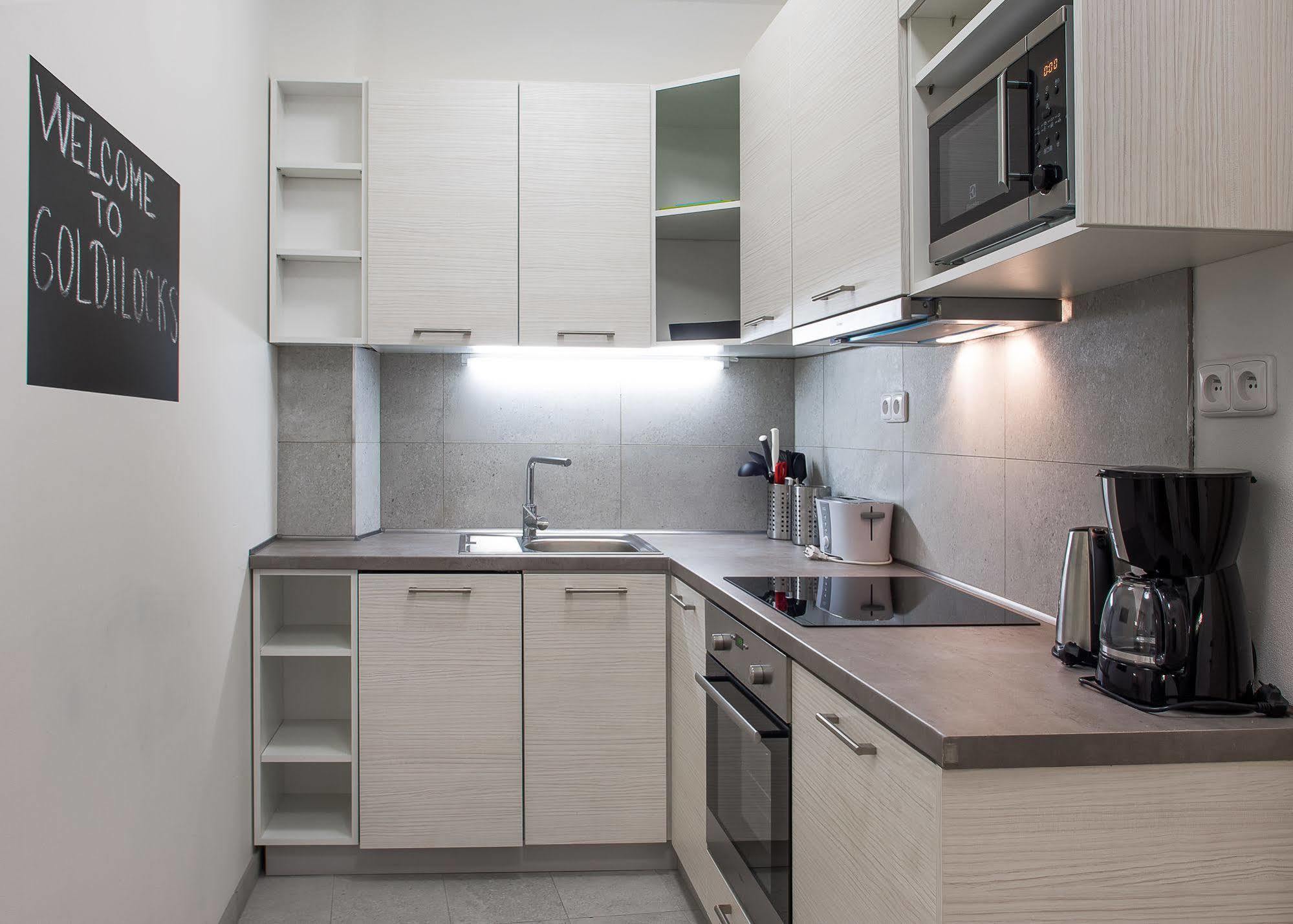7 Tales Apartments By Adrez Apartmán *
